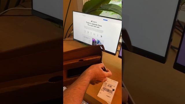 What Apple sends you when you use the trade-in program for your old iPhone ￼ смотреть онлайн