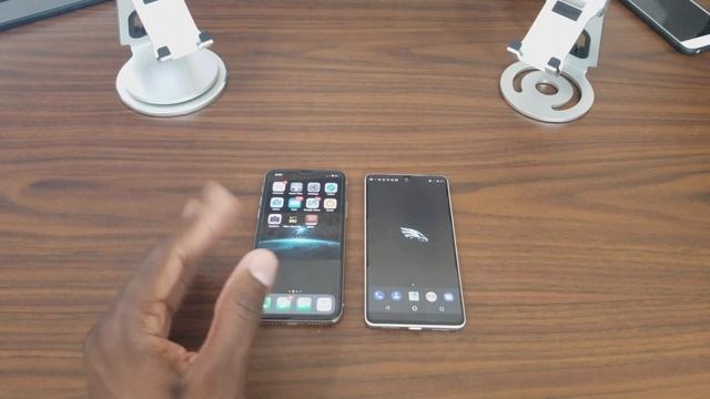 ESSENTIAL PHONE VS IPHONE X | The Winner is... смотреть онлайн