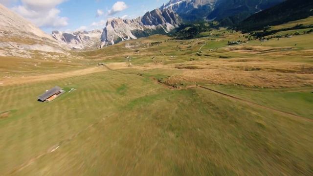 INCREDIBLE but true - Dolomites, Italy 4K смотреть онлайн