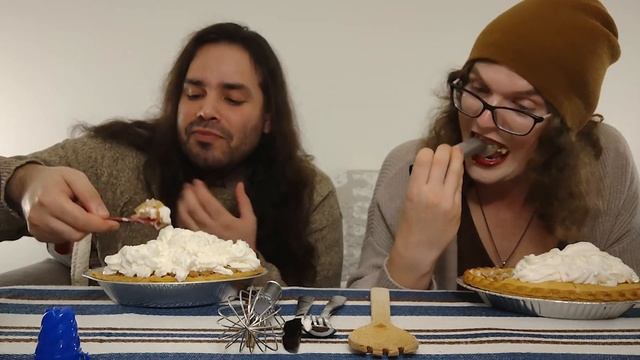 Thanksgiving Special | *Apple Pie Eating Contest* смотреть онлайн