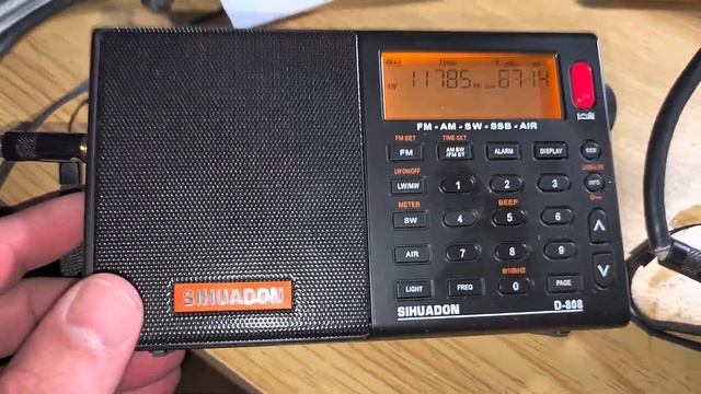 Original XHDATA D-808 VS Sihuadon D-808 on Voice of Turkey 11785 kHz Shortwave MLA 30 loop смотреть онлайн