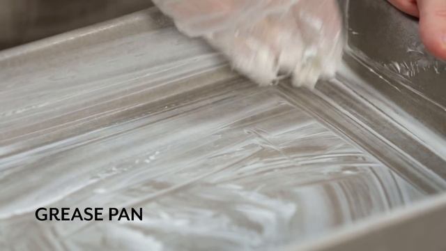 Strawberries-and-Cream Sheet Cake | Southern Living смотреть онлайн