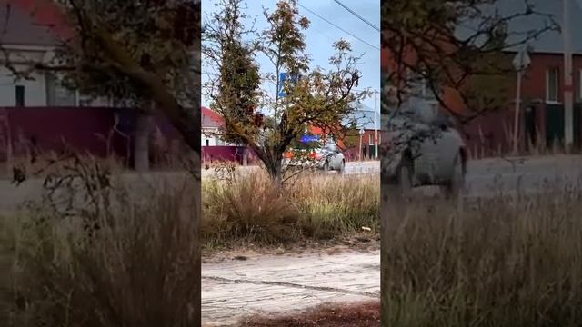 Полиция кошмарит пацанов на дырчиках. А может и наоборот) смотреть онлайн