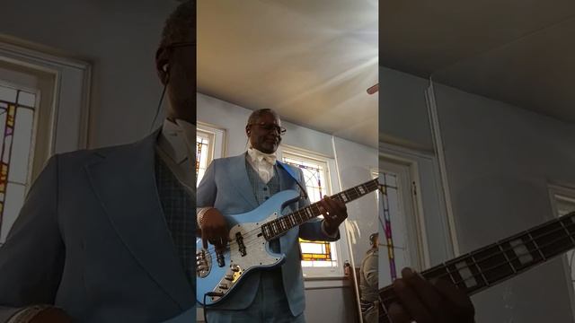 Daryl Jones(lakland) presents old church hymns смотреть онлайн