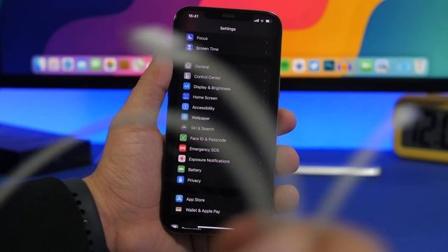 100% Battery Health on iPhone After 6 MONTHS - How I Did It ! смотреть онлайн