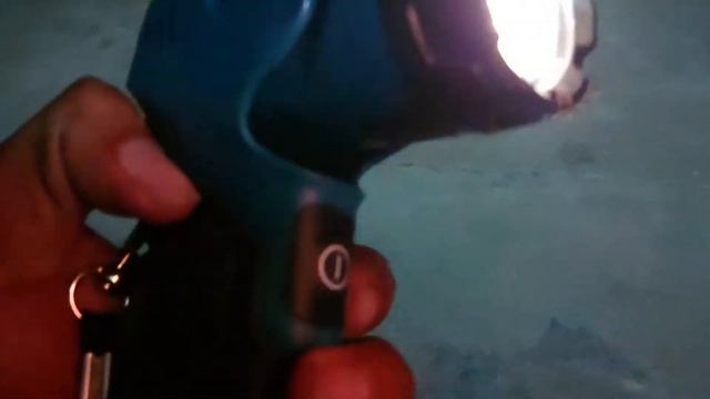 ML001G XGT 40V max LED Flashlight смотреть онлайн