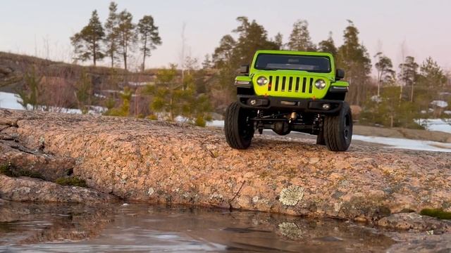Killerbody Mercury Jeep Gladiator first rock crawl on sunset. #rcoffroad #rcrockcrawler #rcjeep смотреть онлайн