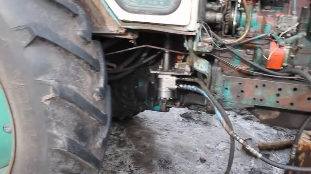 Дизельный УАЗик заводится и едет смотреть онлайн