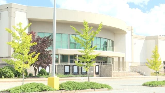 VIDEO NOW: Warwick Mall, Apple Cinemas Announce New Theater смотреть онлайн