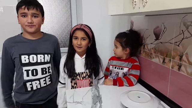ЭКСПЕРИМЕНТЫ С КОЛОЙ!!!! ЧТО БУДЕТ С ЛАМПОЧКОЙ И ЛИМОНОМ ЕСЛИ ОНИ БУДУТ 24 ЧАСА ЗАМОЧЕНЫ В КОЛЕ??? смотреть онлайн