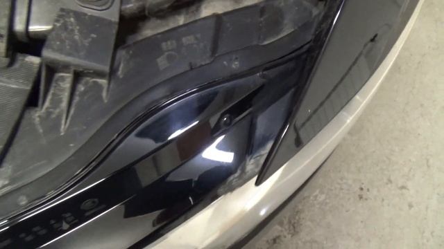 AUDI A6 C7 .Как поменять стёкла на фарах - сравнение двух разных способов смотреть онлайн