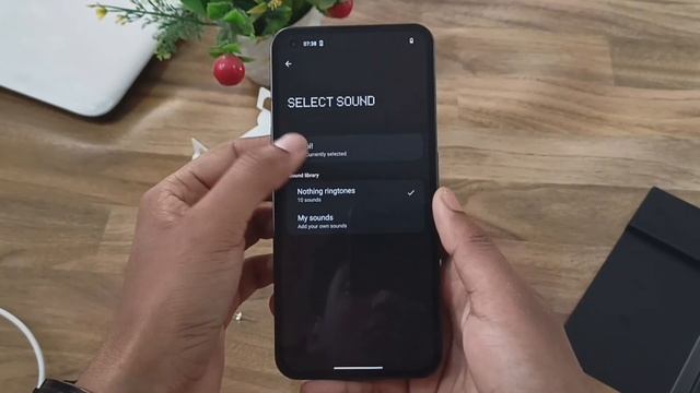 Nothing Phone (1) - Nothing Phone One Unboxing & Receive Glyph interface! смотреть онлайн