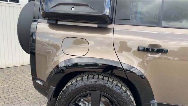 2021/21 LAND ROVER DEFENDER 110 3.0 D250 FIRST EDITION IN GONDWANA STONE WITH EBONY LEATHER INTERIO смотреть онлайн