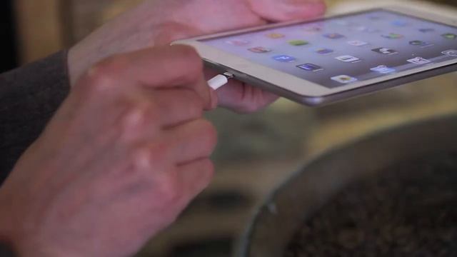 Jackery Air -- The World's Thinnest Premium Portable Mobile Charger смотреть онлайн