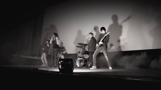 Кавер группа Пятый Элемент - The show must go on (Queen tribute cover) смотреть онлайн