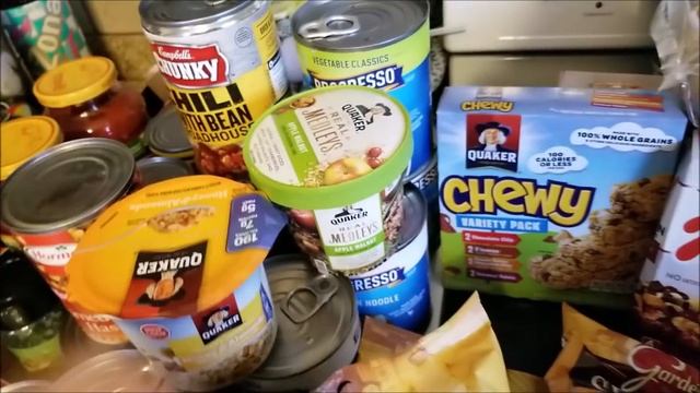 DUMSPTER DIVING! CVS MASSIVE FOOD HAUL! смотреть онлайн