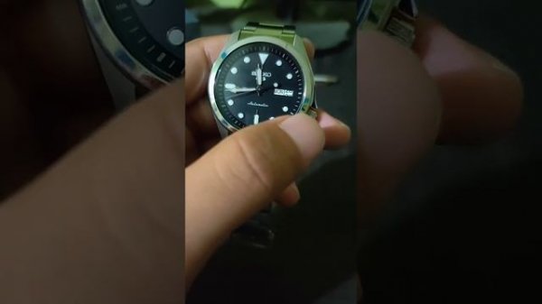 SEIKO 5 (SRPE55K1) Unboxing. My first Automatic Watch. UNBOXING