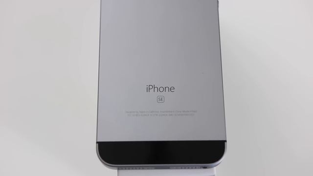 iPhone SE Unboxing + First Impressions - Space Gray смотреть онлайн