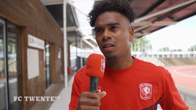 INTERVIEW | Selahi: 'Fijn om terug te zijn' смотреть онлайн