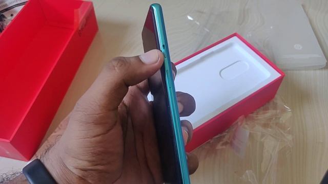 OnePlus 8 MOST DETAILED and HONEST Unboxing Ever | Indian Unit Hindi смотреть онлайн