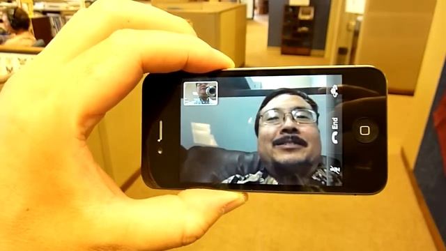 FaceTime Test with Apple iPhone 4 смотреть онлайн