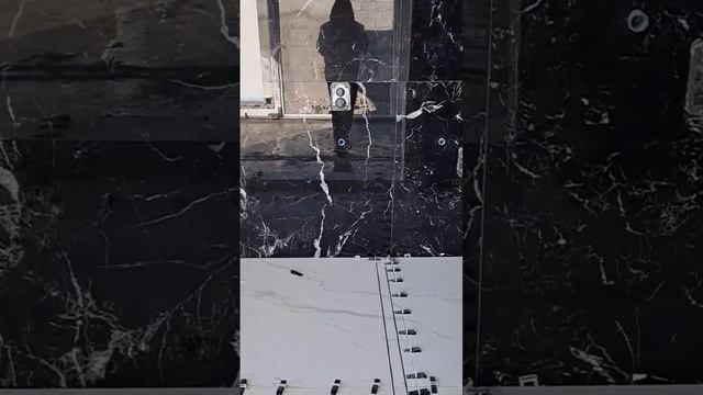 WHITE AND BLACK MARBLE DESIGN USE IN BATHROOM #marble #tiles #porcelain #design #bathroom смотреть онлайн