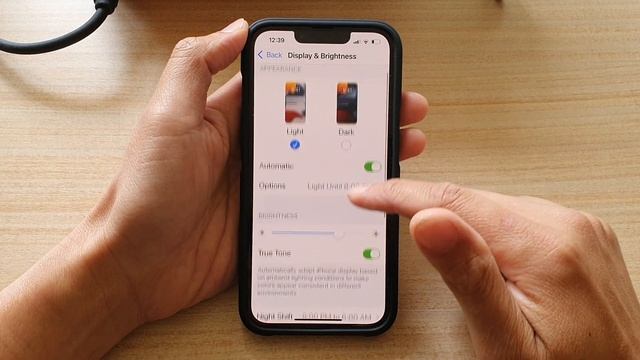 iPhone 13/13 Pro: How to Increase/Decrease Text Size On The Screen смотреть онлайн