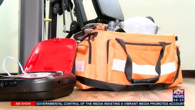 Giving First Aid: How to perform emergency cardiopulmonary resuscitation CPR - AM Show (2-7-21) смотреть онлайн