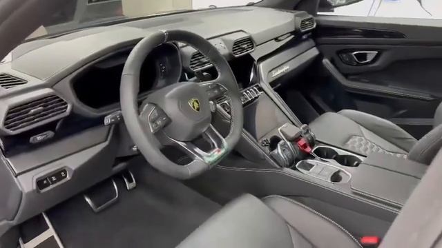 Lamborghini Urus 2021 9т.км в максимальной комплектации смотреть онлайн