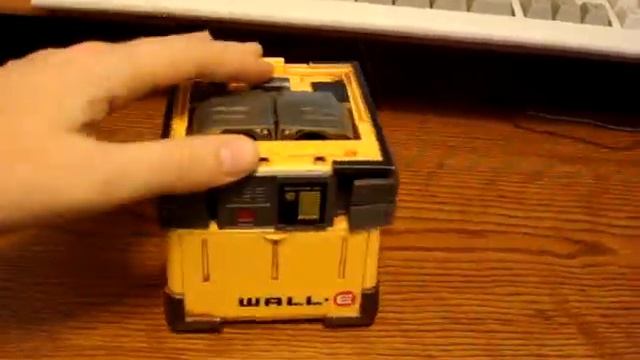 Wall-e le jouet / Robot Toy смотреть онлайн