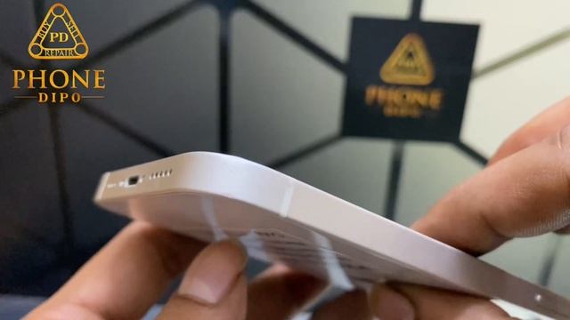 iPhone 12 128GB White Battery Health- 84% Minor Dent смотреть онлайн