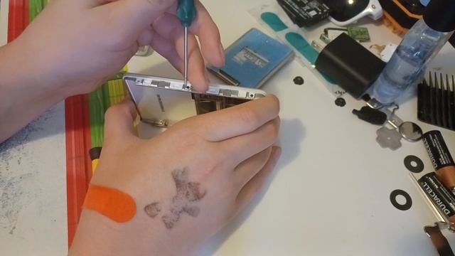 iPod Video Teardown Guide смотреть онлайн