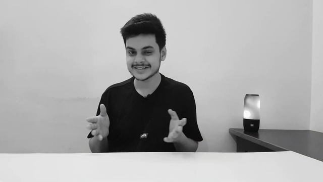 OnePlus 8 VS iPhone SE 2020: My Choice in Hindi! смотреть онлайн