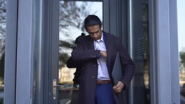 Mujjo full leather cases for iPhone 12 range - Advertisement смотреть онлайн