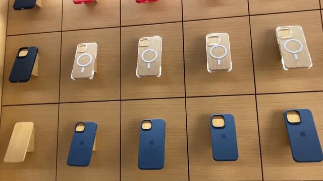 Apple Store in Rome смотреть онлайн