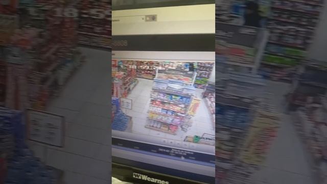 dia gak liat di atas ada cctv смотреть онлайн