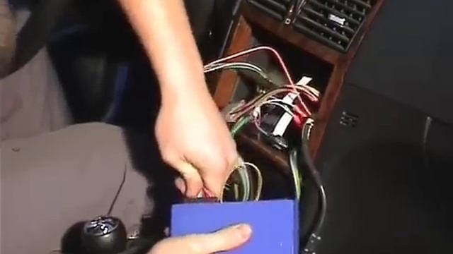 Instalación Parrot MKi 9100 y demostración de uso con iPod Touch смотреть онлайн