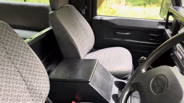 Landrover Defender 90 TD5 | Very low miles, Tonga green смотреть онлайн
