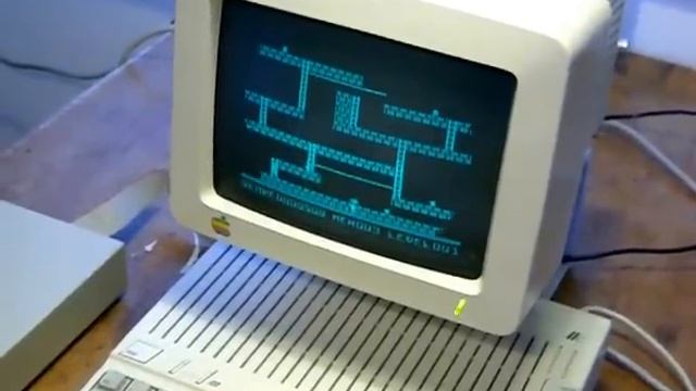 Apple IIc / II -- 1984 -- it Works ! -- Loderunner Game -- Broderbund -- SYSTEM FOR SALE !!! смотреть онлайн