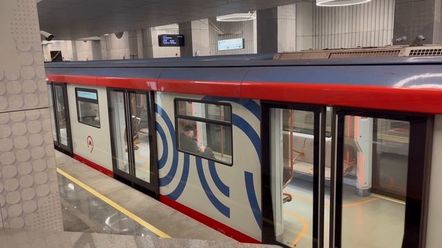 Электропоезд 81-775/776/777 «Москва-2020» на станции «Терехово» смотреть онлайн