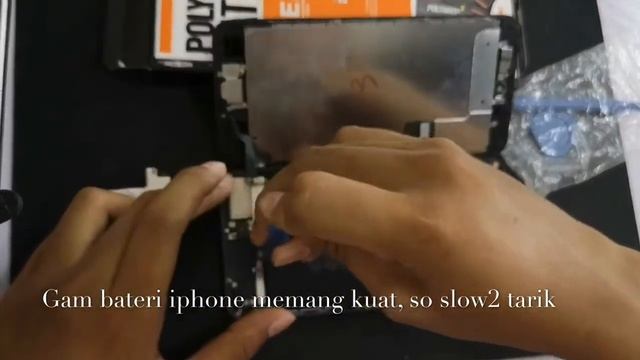 CARA TUKAR BATERI IPHONE DENGAN BATERI MOXXOM смотреть онлайн