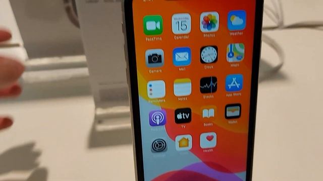 iPhone SE 2020 Hands On | iPhone Pricelist in Power Mac Center During Pandemic смотреть онлайн