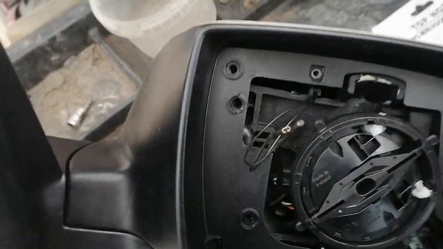 как разобрать зеркало Kia Sorento 2