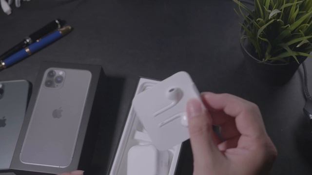 Green is the new Black! Unboxing the Iphone 11 Pro in Midnight Green! смотреть онлайн