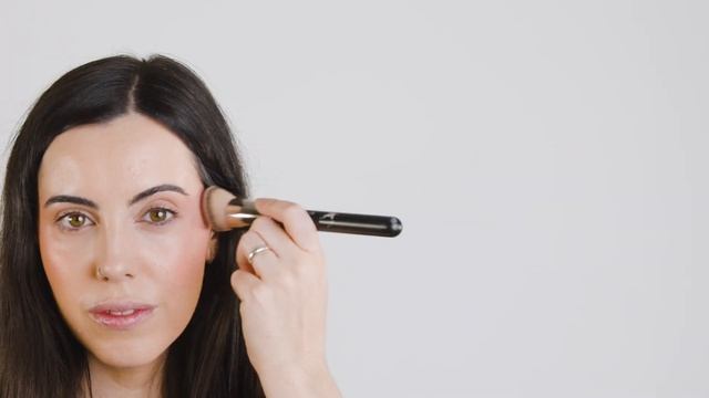 Consigue una GLOW SKIN | MAC Cosmetics смотреть онлайн