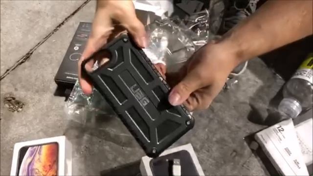 FOUND BRAND NEW IPHONE XS MAX!!! APPLE STORE DUMPSTER DIVING IPHONE JACKPOT! FREE IPHONE XS MAX!!! смотреть онлайн