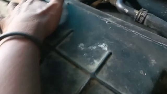Isuzu 6HK1 engine - fuel and oil mix in oil fan - Ano ang dahilan? смотреть онлайн