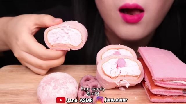 ASMR PINK ICE CREAM, MACARON, CAKE, PRETZEL EATING SOUNDS смотреть онлайн