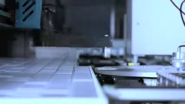 Apple iPhone 5 Manufacturing peek! Foxconn YouTube смотреть онлайн