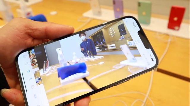 iphone 13 Pro Max cháy hàng bên nhật bản,những tay săn mồi kiếm mãi vẫn không tậu được chiếc nào смотреть онлайн